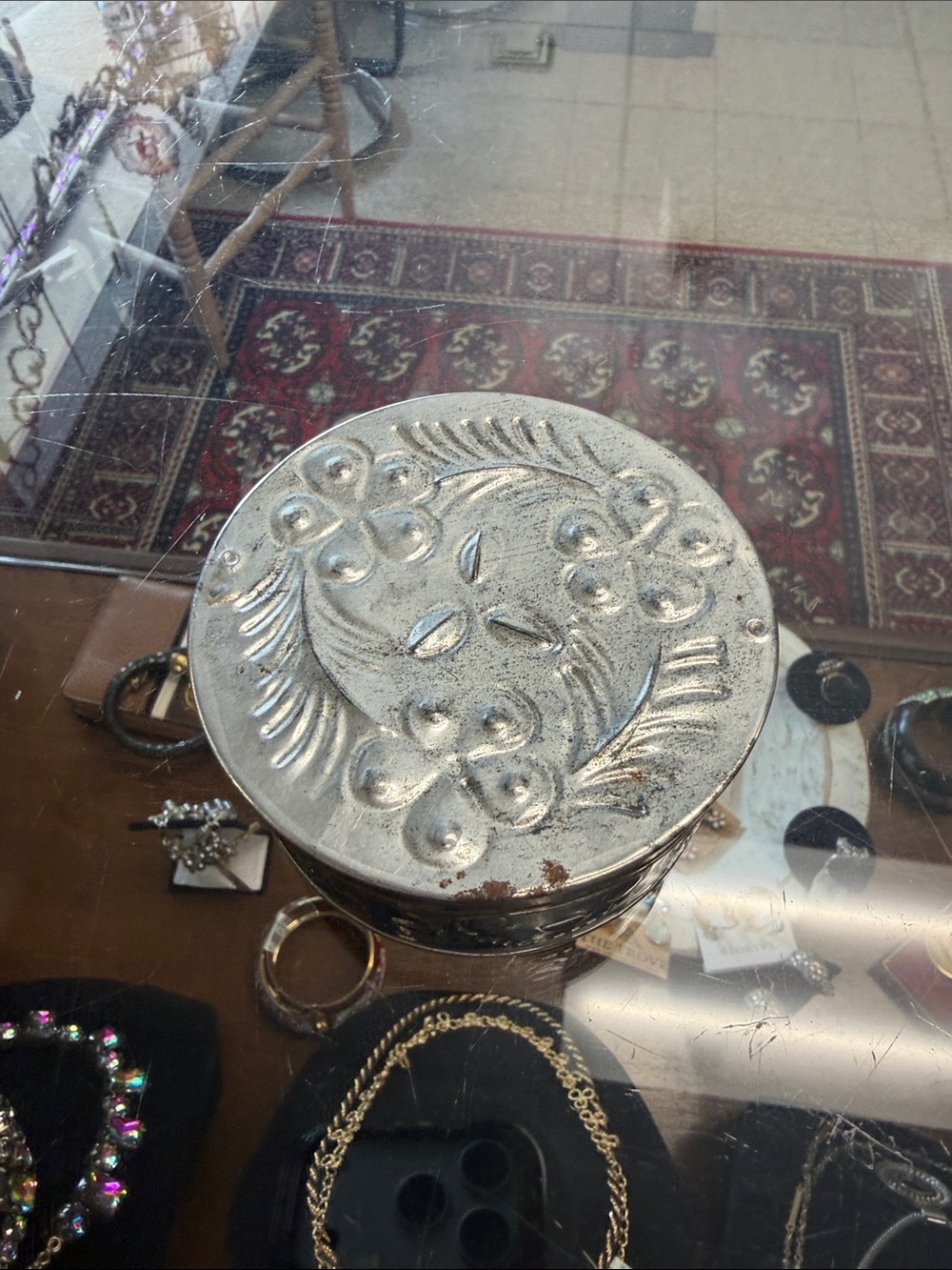 Silver Floral Embossed Decorative Trinket Box - Vintage-Inspired Home Accent